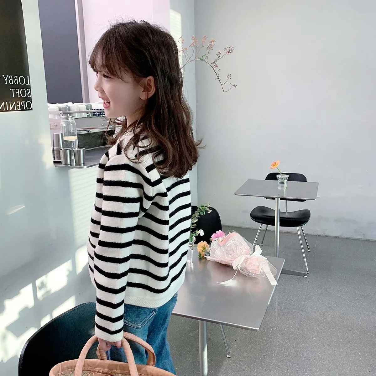 Maglione cappotto ragazze cappotto primaverile nuovi bambini abbigliamento Stripe Knitting punto aperto bambino autunno bottone a righe singola fila
