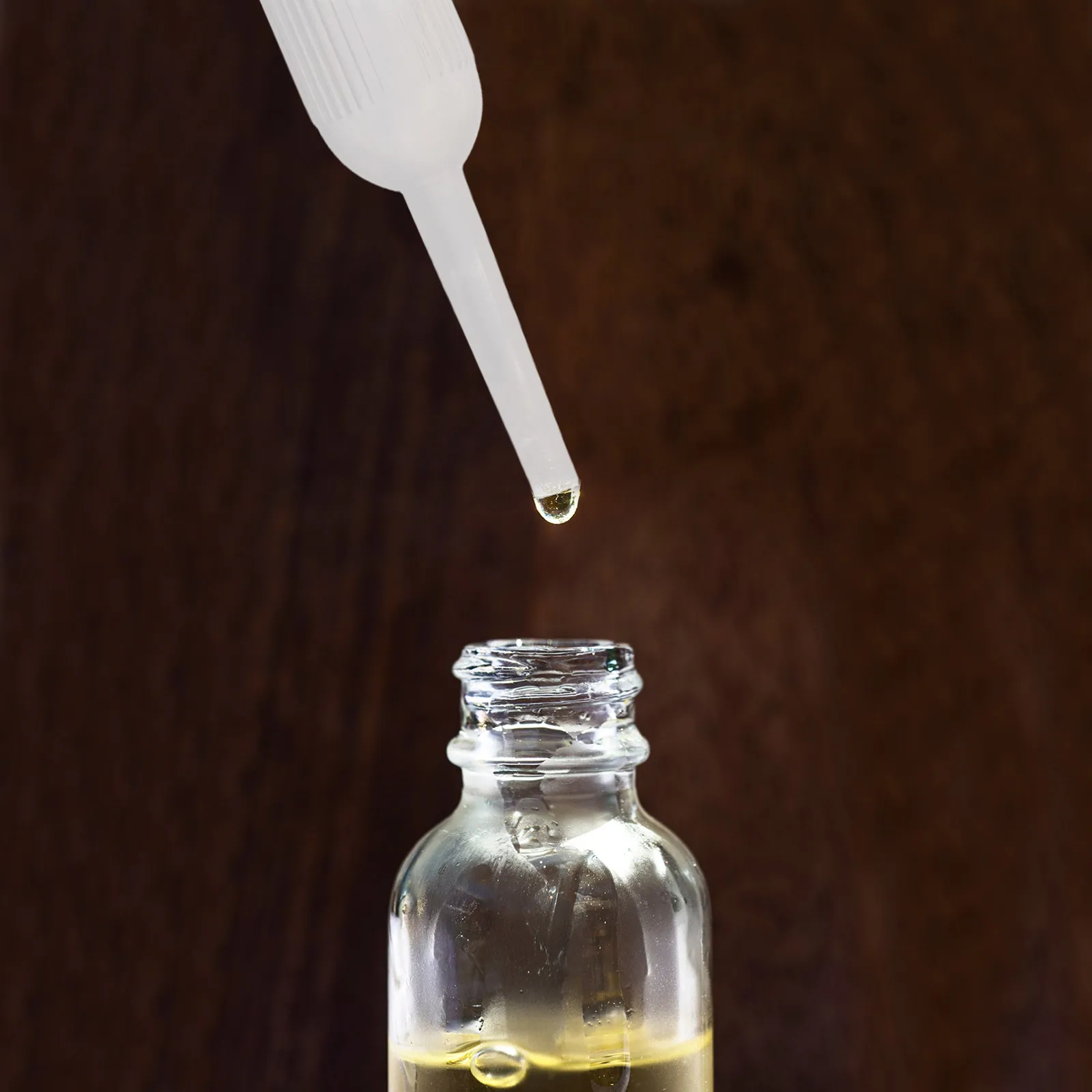 

50pcs Bottles Mini Plastic Pipettes For Essential Oils Perfume Transfer Portable Dispensers Oil Dropper Aroma