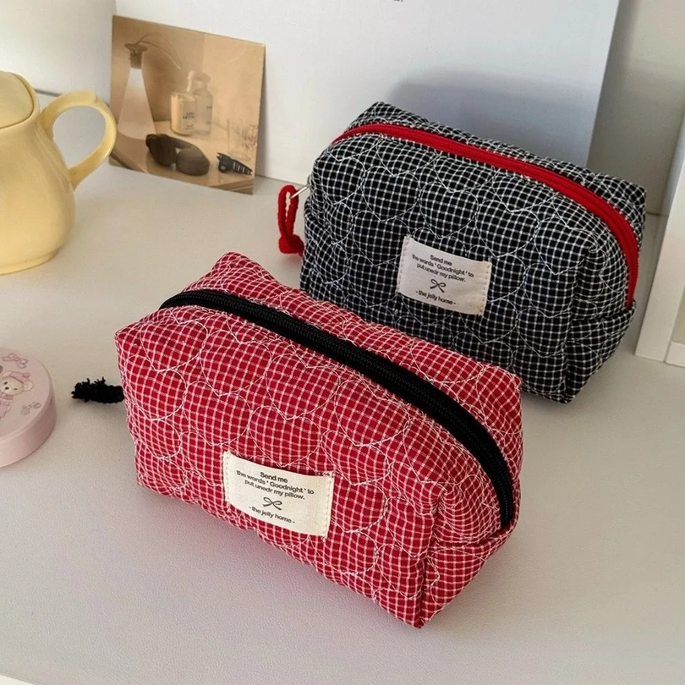 

Portable Quilted Heart Makeup Bag Korean Style Large Capacity Plaid Toiletry Pouch Zipper Zipper Quilted Bag Travel