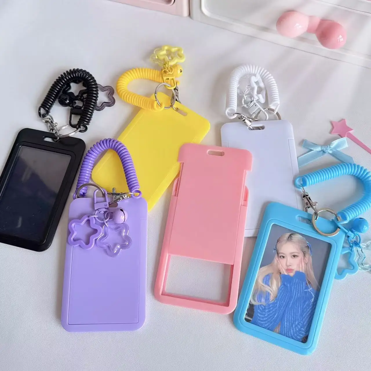 1/2pcs Colorful star-shaped retractable plastic ID card holder with keychain Cute and practical suitable for bus cards campus ID