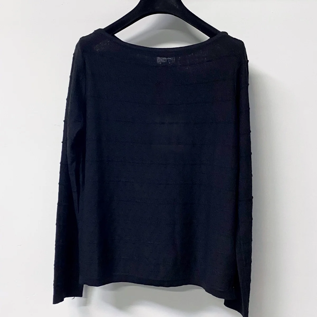 High Quality Women Round Neck Textured Knit Top Long Sleeve Thin Breathable Fitted Solid Layering Sweater lyt2672317