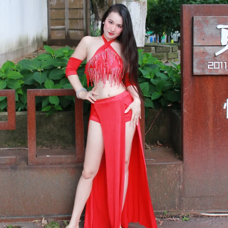 2025年新作 レディースベリーダンス衣装 ライトラグジュアリー パフォーマンスコスチューム 上級者向け セクシーで上品な競技用衣装 オリエンタルダンスセット