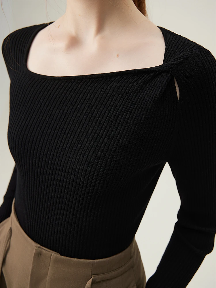 FSLE Commuting French Style Niche Square Collar Small Twist Bottoming Sweater for Women 2024 Spring New Top Female 24FS11016