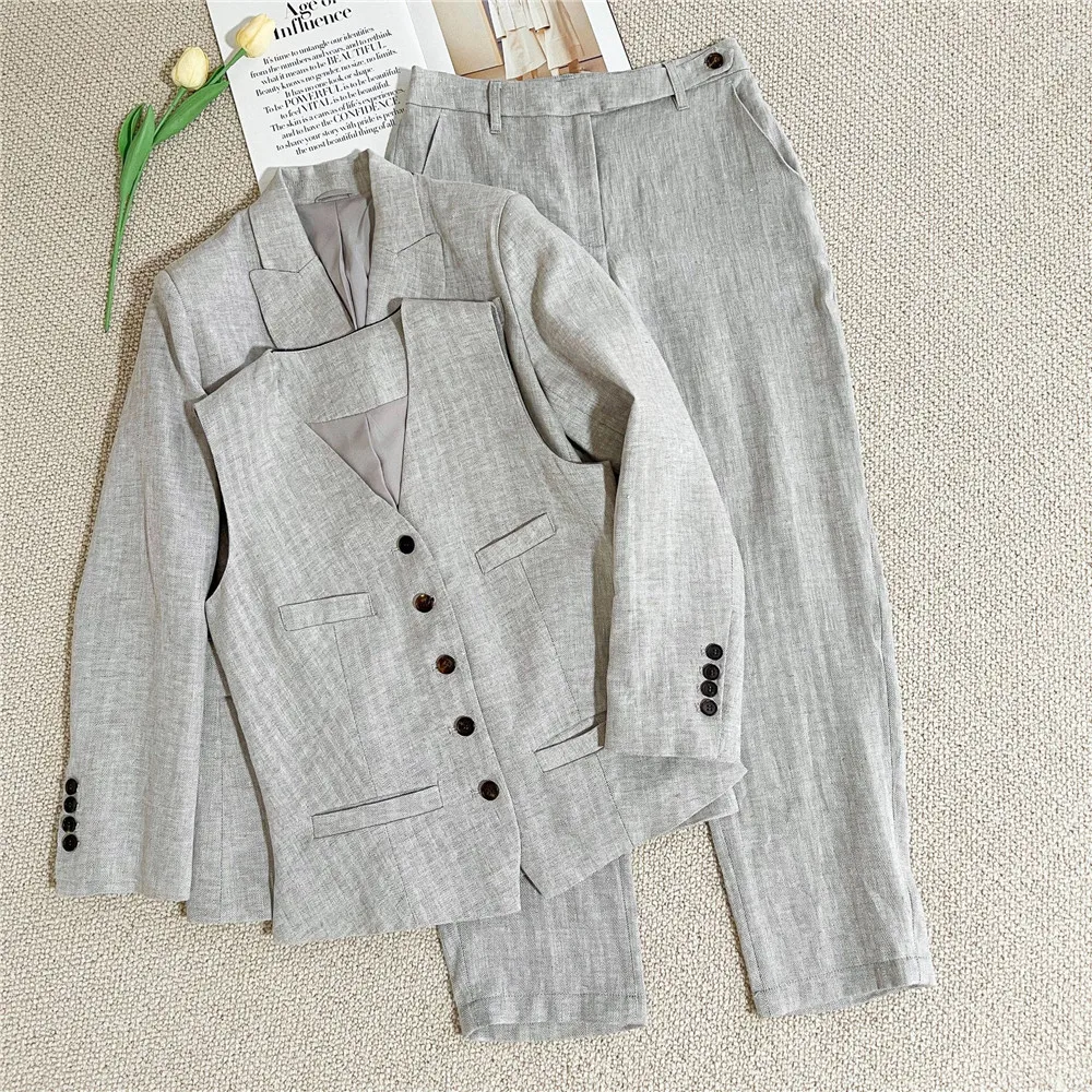 เสื้อผ้าผู้หญิง ฤดูใบไม้ร่วง/ฤดูหนาว 25 รุ่นใหม่ สไตล์หรูหราเบาๆ ผ้าลินินแท้ ลายก้างปลา ชุดสูท+เสื้อกั๊ก+กางเกงขายาวทรงตรงลำลอง ชุดสามชิ้น