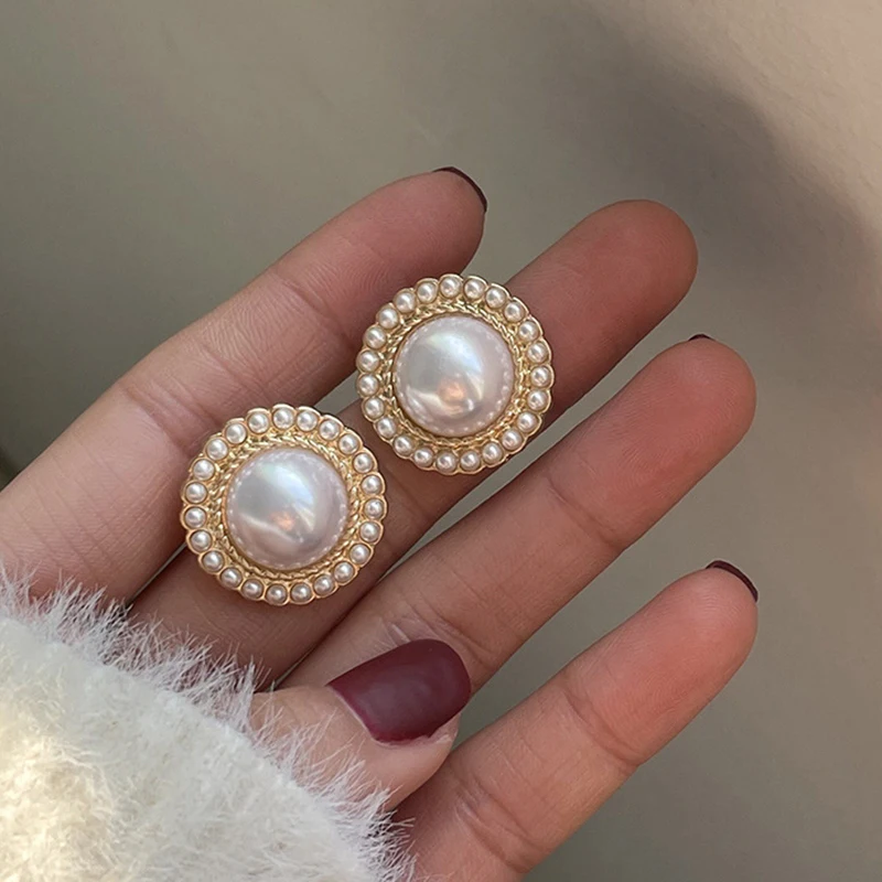 Women's Vintage Circle Drop Earrings with Baroque Pearl