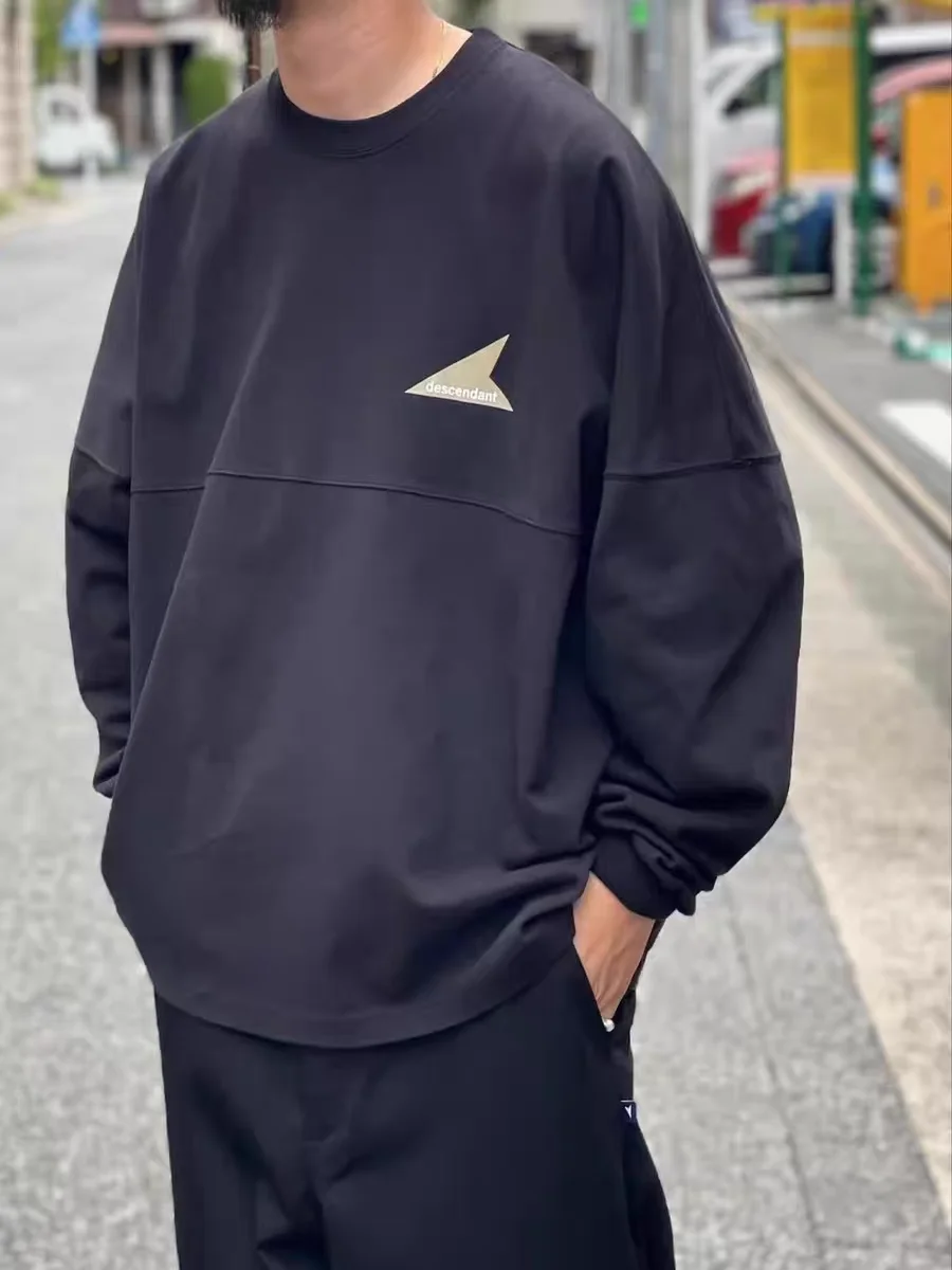 

DESCENDANT Letter Printed Long Sleeved T-shirt Bat Sleeve Men's Autumn and Winter Tees Trend 24AW