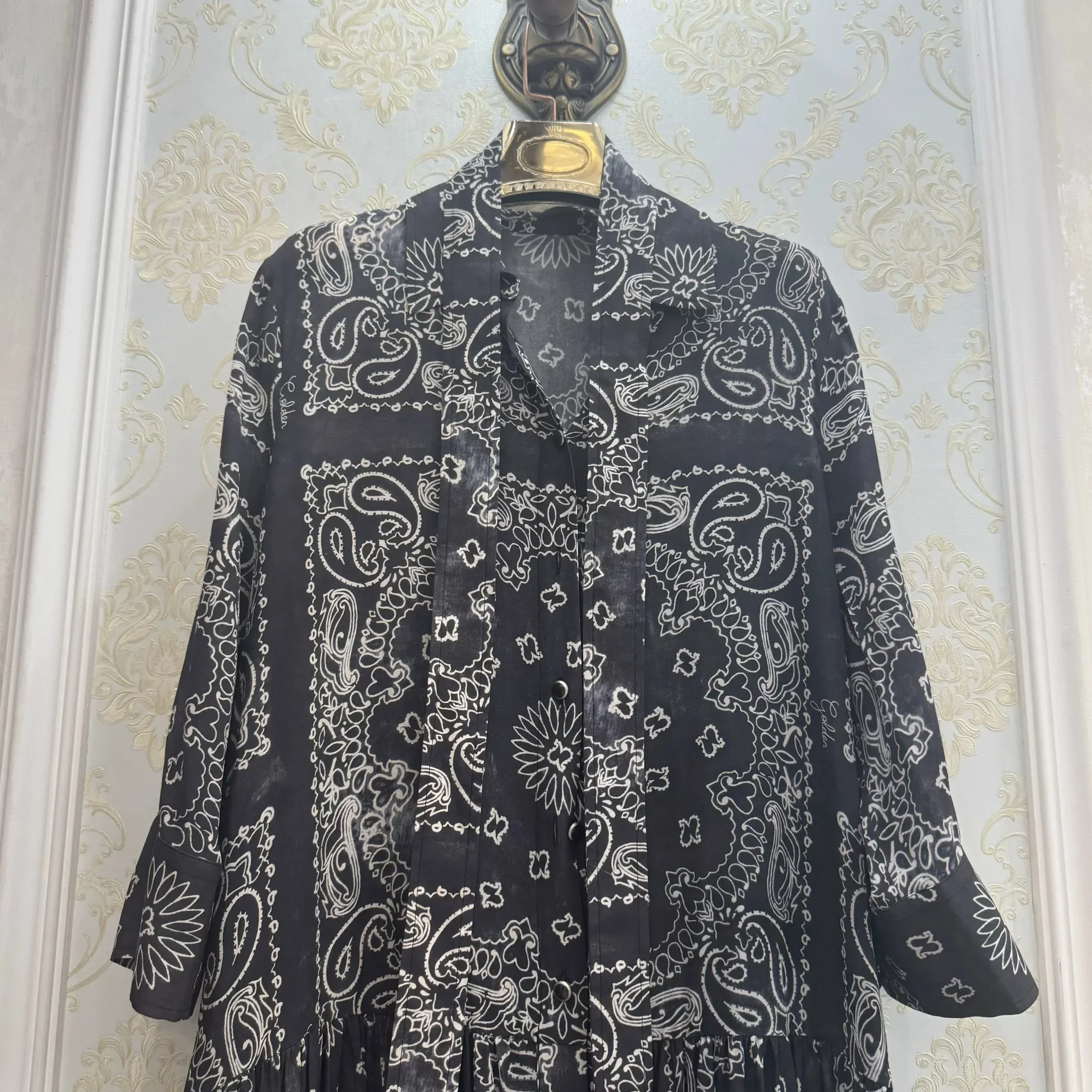 فستان نسائي طويل من الحرير 100% مطبوع عليه ريترو، فستان نسائي عتيق بصدر واحد وياقة مقلوبة وأكمام طويلة