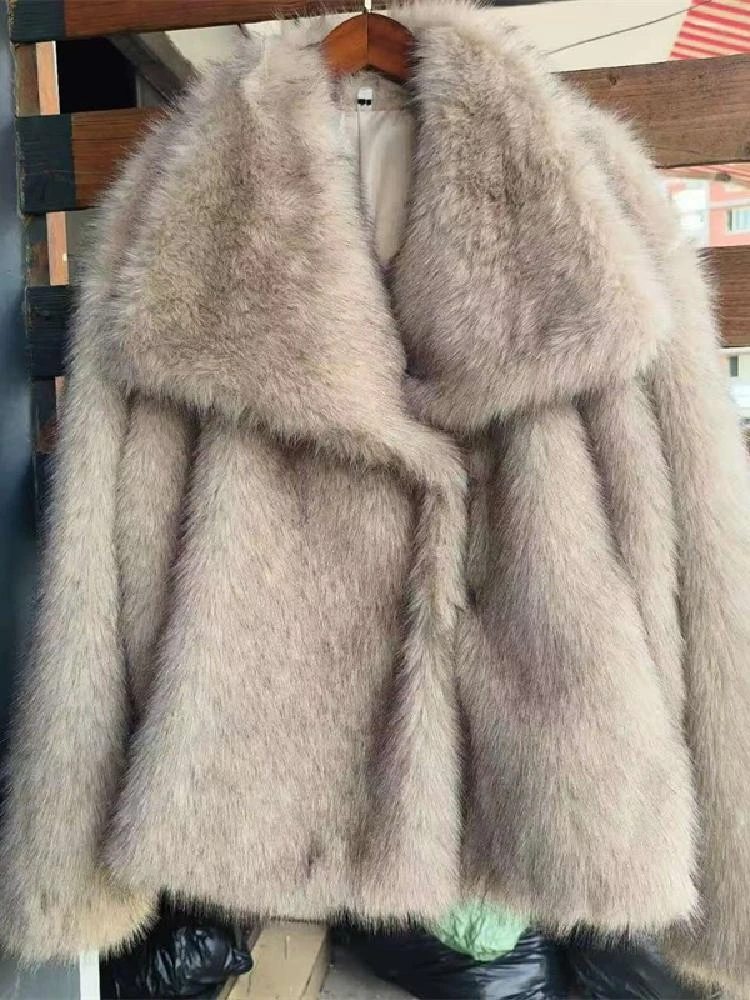 معطف شعر نسائي جديد من Orth Fur Jaet عالي الجودة محاكاة للشباب أنبوب مستقيم طويل Sve k زر Street Sle
