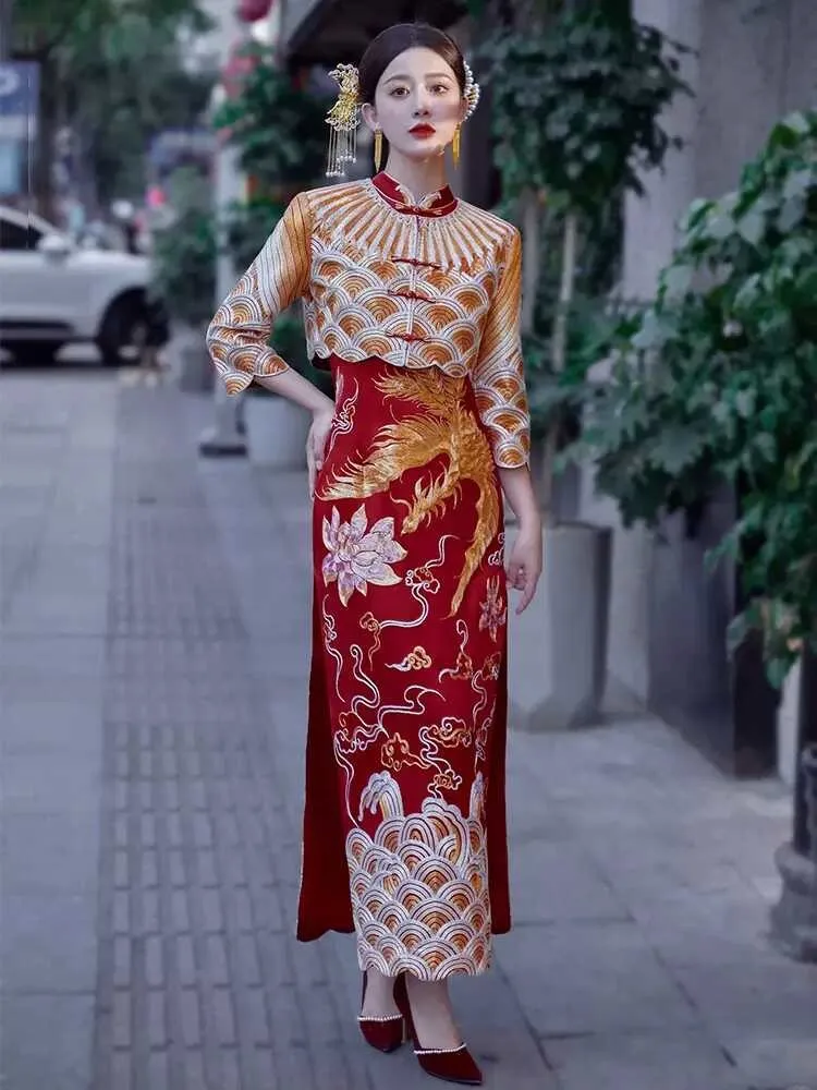 

New style of cheongsam toasting dress wedding Chinese dragon and phoenix gown