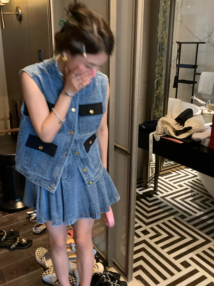 

Summer Style Women's Denim Sleeveless Two-Piece Set Cotton A-Line Skirt And Top Anti-Aging Fashion Ensemble