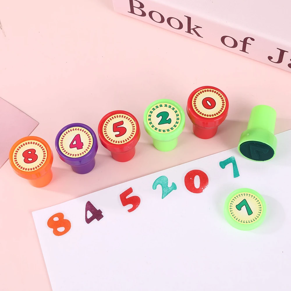 10 قطعة طوابع متنوعة للأطفال طوابع بالحبر الذاتي مع تصميمات ديناصور حيوان حديقة الحيوان الأميرة لحفلات أعياد الميلاد جائزة الكرنفال