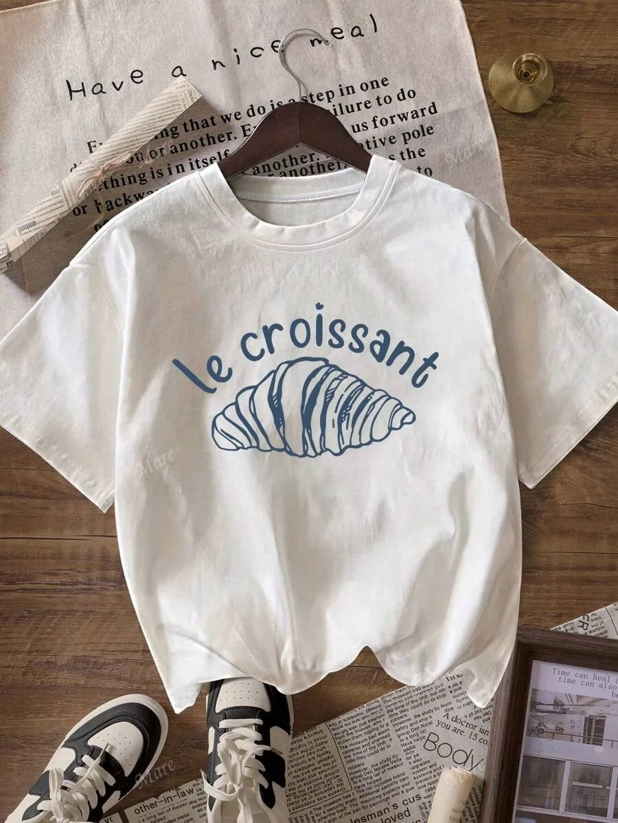 

Большой размер — белая футболка с короткими рукавами, надписью «le rogalik» и Croissant