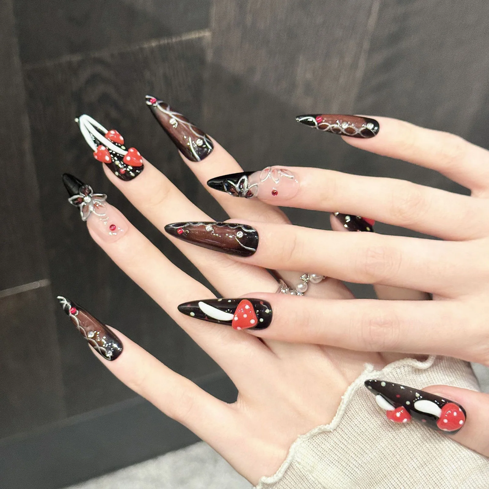 Handmade Fake Nails Gothic Dark 3D Mushroom Decor Halloween Press On Nails Women Resin Long Water Drops Manicure Nail Art 10pcs