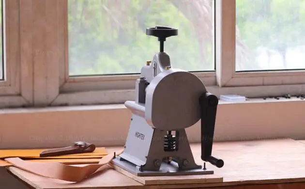 Leather Splitter Leather Belt Crimping Machine Shovel Skin Machine Hand Plant Tanning Thick Leather Thinning Machine