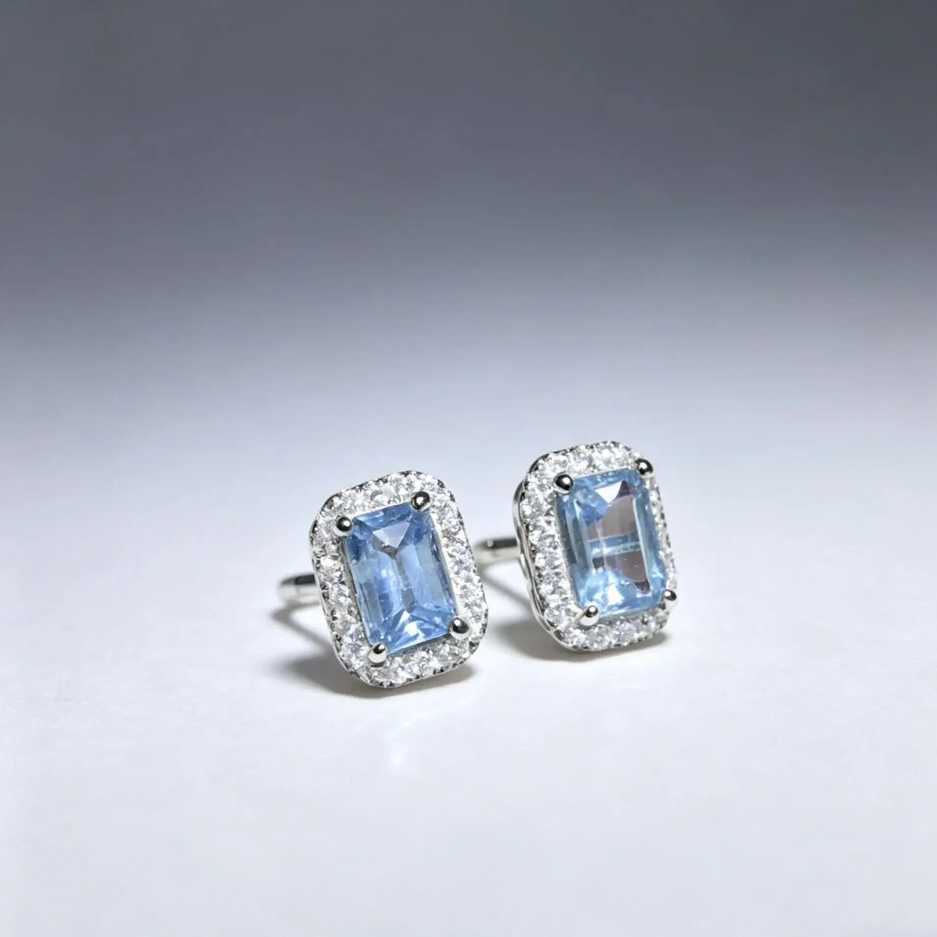 Inspired Silver Inlaid Sea Blue Gemstone Earrings for Women New In Fashion Shiny Square Stud Earings Party Jewelry Gift