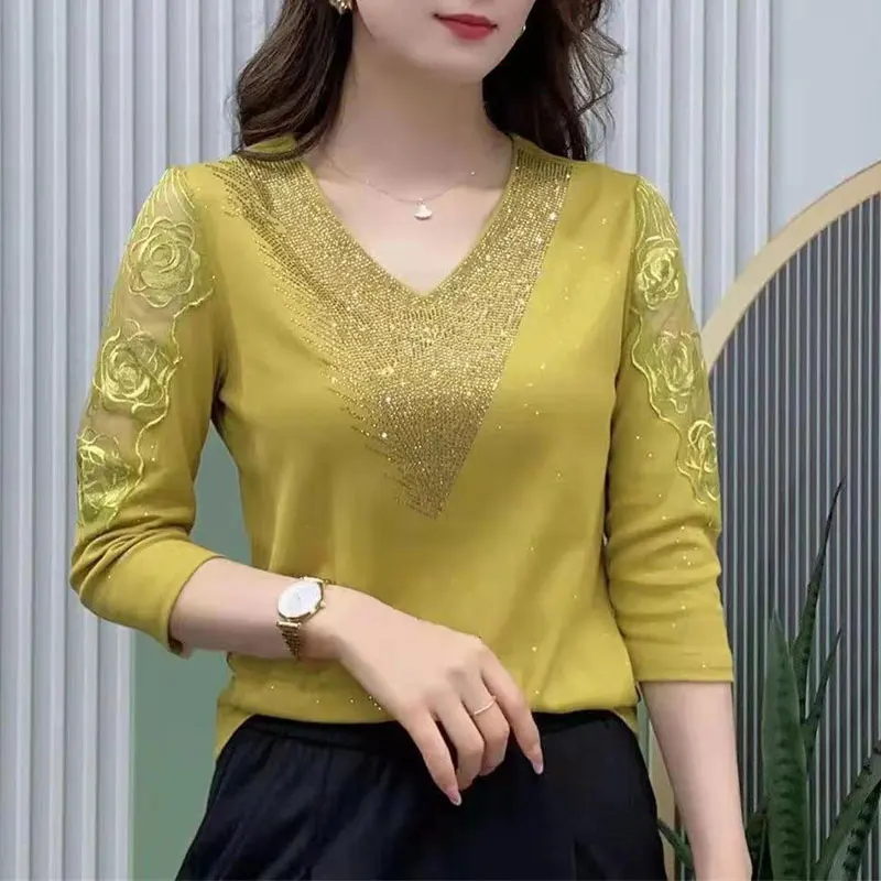 Elegant V-Neck Stylish Diamonds Pullovers Sexy Floral Lace Spliced Spring Summer Half Sleeve Women's Clothing Sequined T-shirt