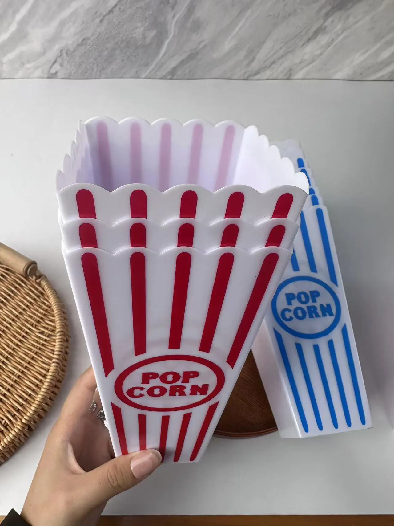 7.25in موضة المشارب الفشار تخزين الفشار صندوق ورقي صناديق الفشار المطبوعة شريط نمط الحاويات أكواب الفشار أكياس