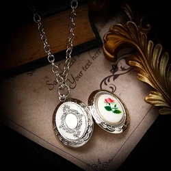 Vintage Forest System Creative Carving Pattern Oval Pendant Ladies Imitation Rose Pattern Palace Elegant Jewelry Party Gift