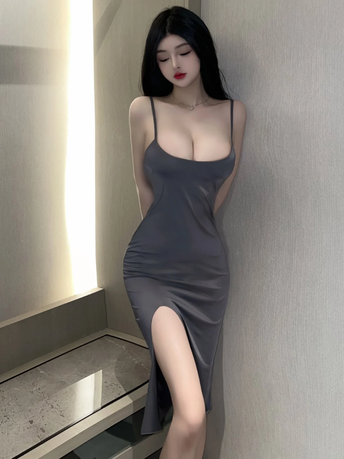 

Сексуальный клуб, знаменитый Bro Koma Ice Silk Strap Sp Dr, тонкий, с высокой талией, с разрезом, средней длины, женское модное платье, весна-осень, Wi...