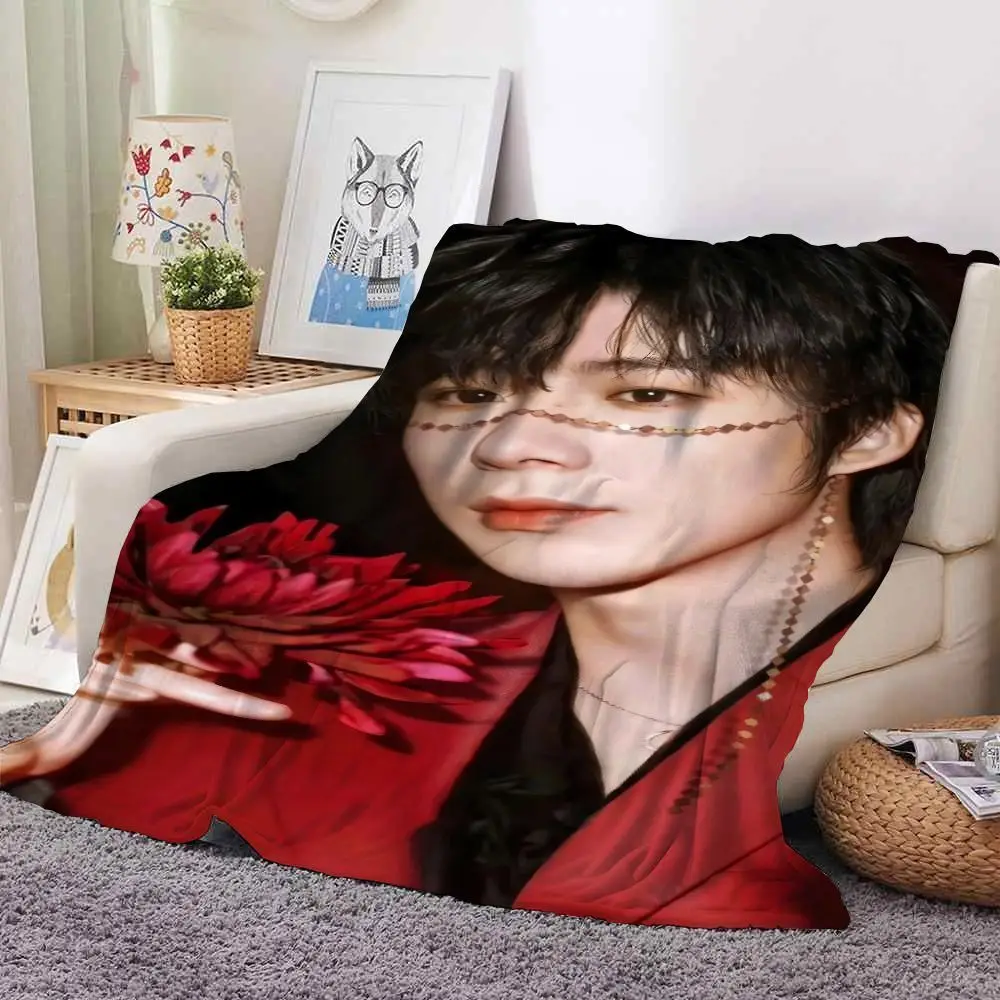 Modern Brother Liu Yuning Celebrity Light Weight Air Conditioned Blanket for Nap Time Home Use Dormitory Cooling Cover