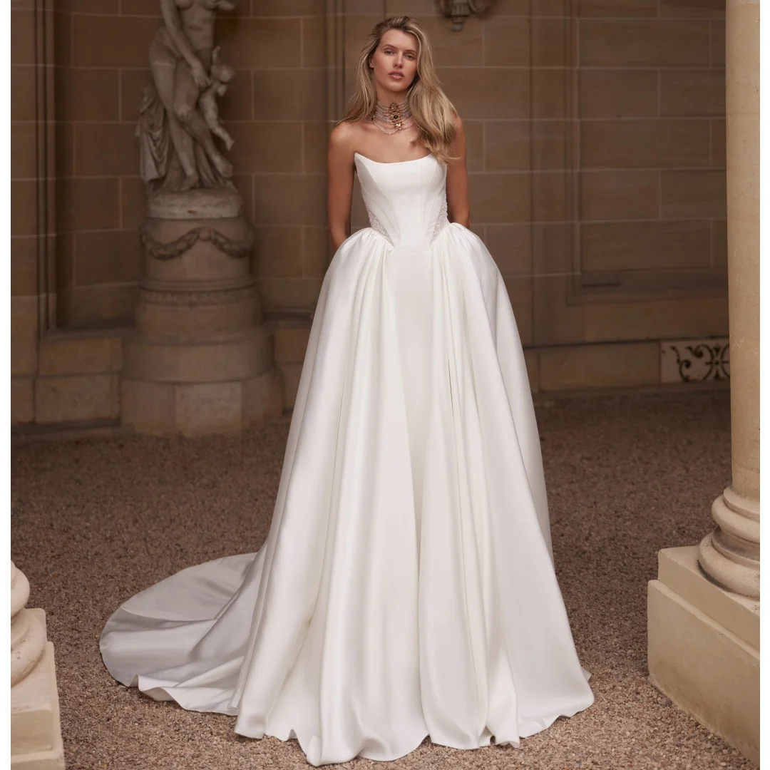 

Elegant Satin Pleated Wedding Dresses Strapless Lace Hollow Out Sweep Train Bridal Gown Plus Size Wedding Dress Customized