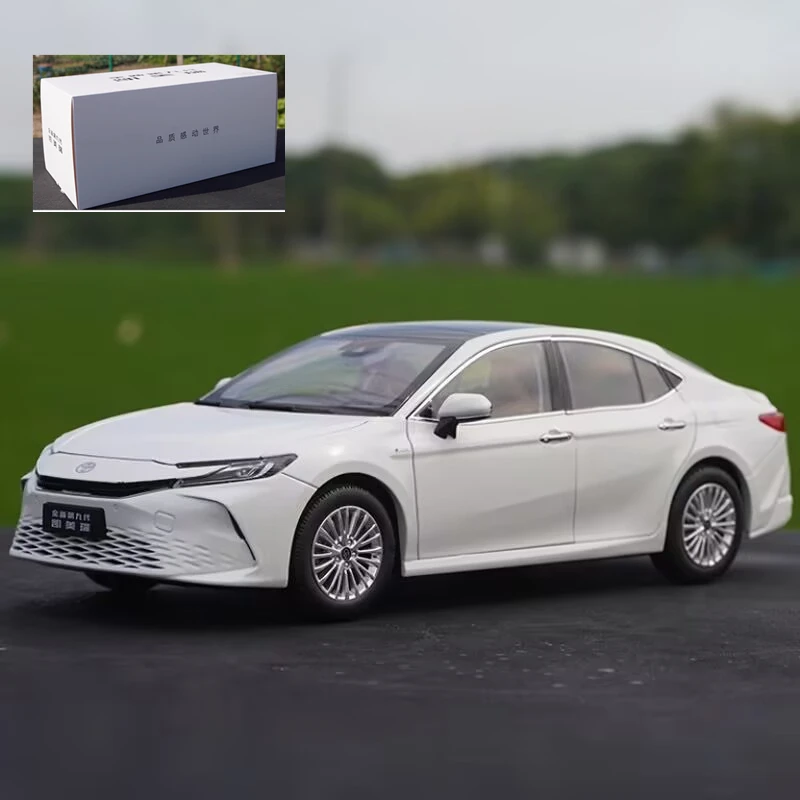 1/18 TOYOTA Camry Alloy Car Model Diecast Metal Vehicles Car Model
