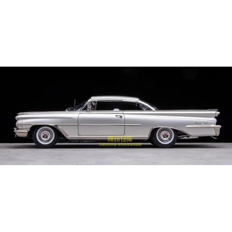 Diecast 1/18 Schaal Sun Star 98 Platinum Edition Amerikaanse Sedan Automodel Legering Model Collectie Decoratieve Display Gift