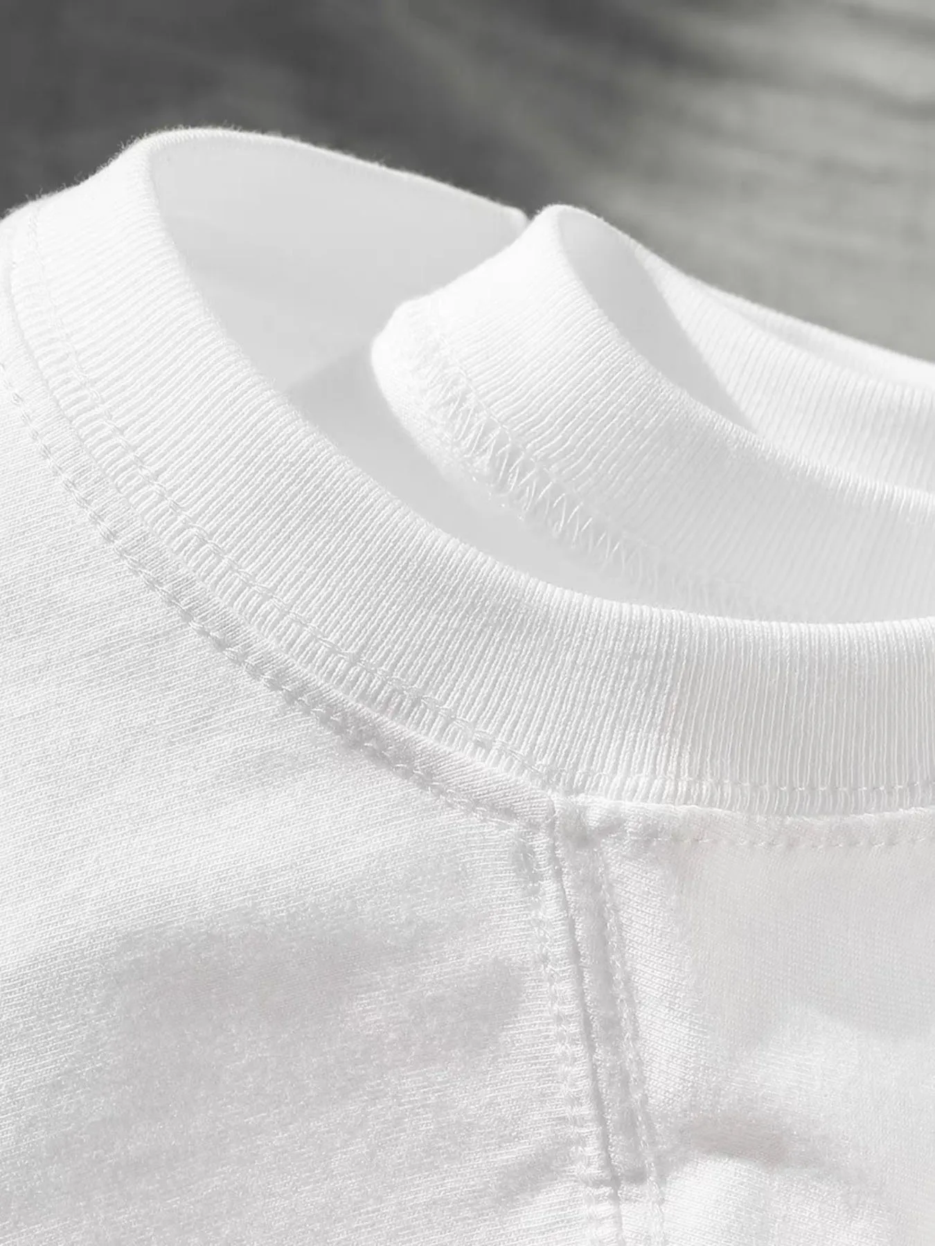Fashionable letter R printed T-shirt sweat absorbing breathable casual and comfortable suitable for both outdoor and home wear