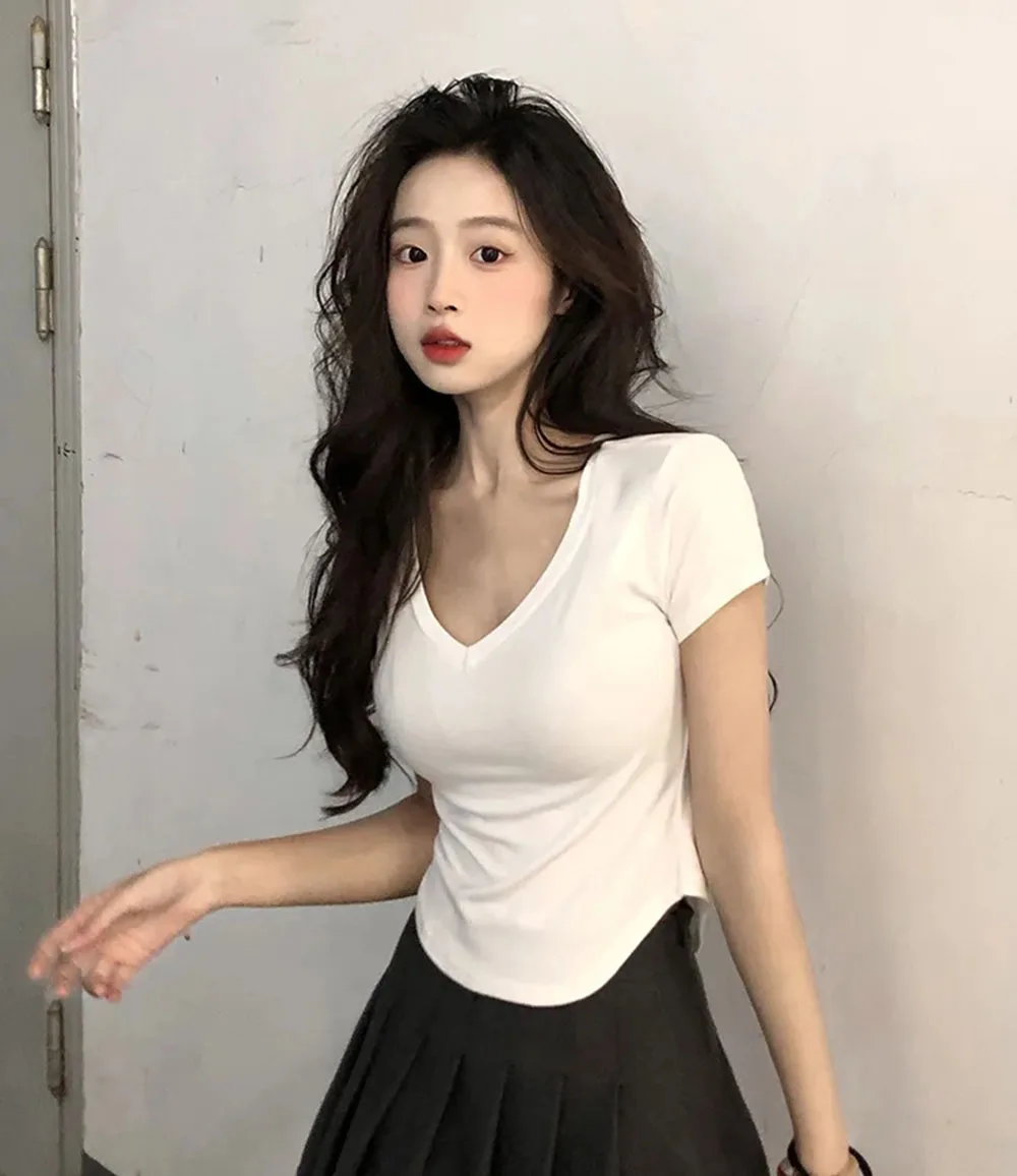 

Футболка женская базовая с V-образным вырезом и коротким рукавом, черная/белая, 2024