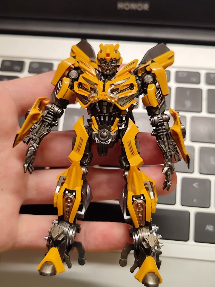 In Voorraad Trumpeter Smart Kit Transformatie TF-5 BEE 08105 Lijmvrij Beweegbare Assemblage Model Auto Robot Actiefiguren Speelgoed geschenken