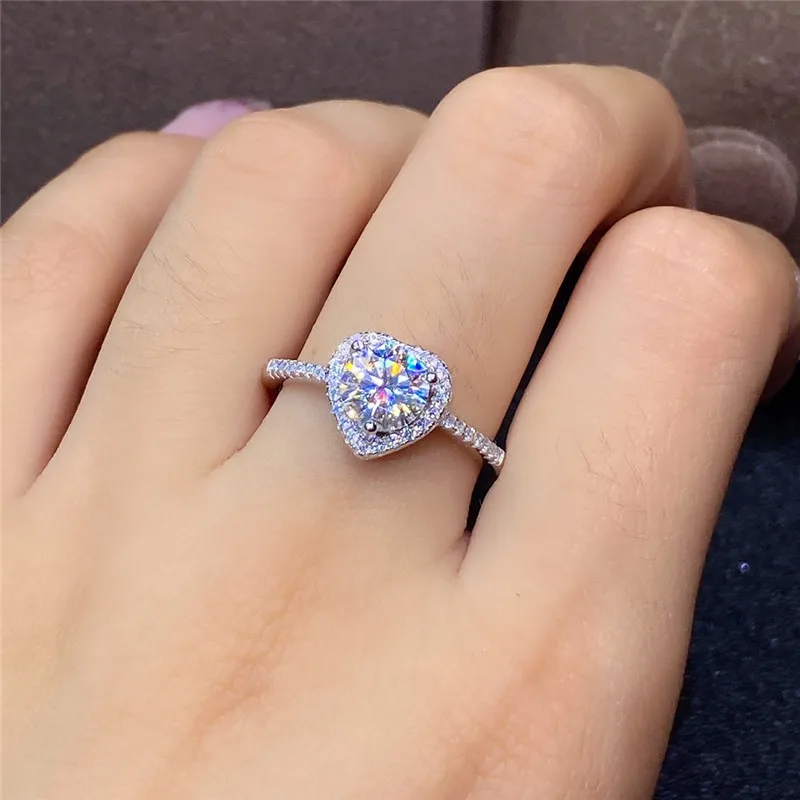 

Passed Diamond Test 1 CT Perfect Cut D Color VVS1 Moissanite Heart Ring 925 Sterling Silver Wedding Luxury Jewelry