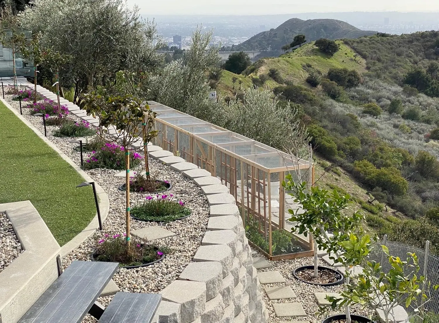 Paquet de 6 24 pouces d'anneaux de plantation. Bordure et rétention de l'eau. Protege les arbres et sépare la roche, le paillis et l'herbe