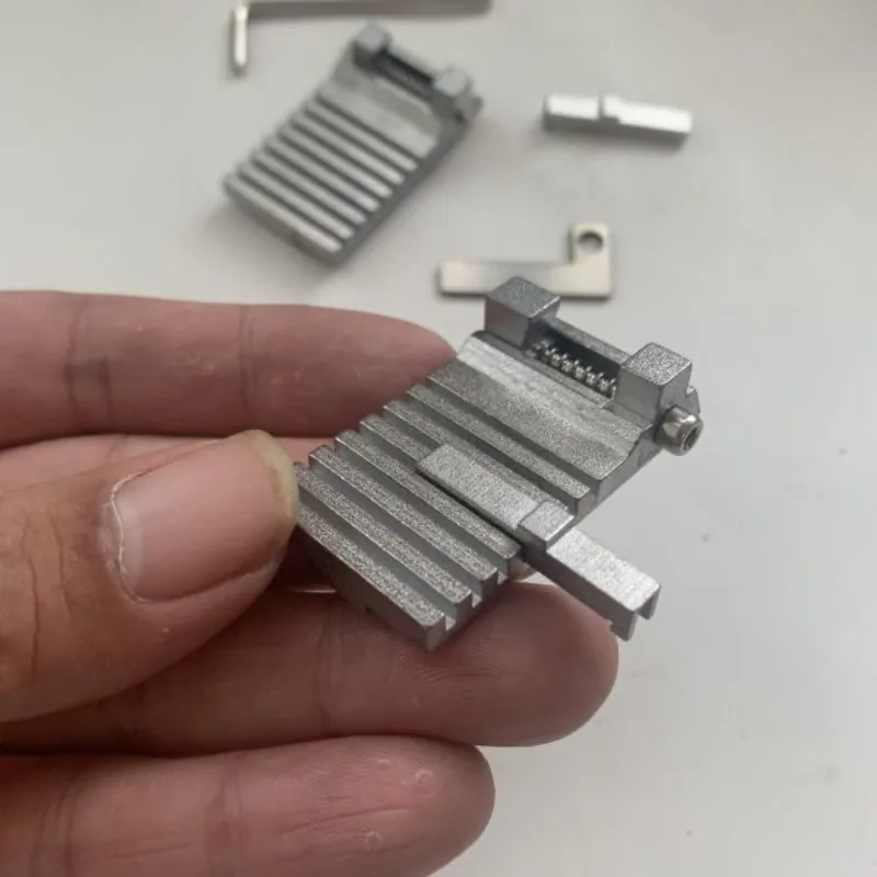 2pcs/lot For New Universal Key Machine Fixture Clamp Locksmith Tools Replacement Parts for All Key Copy Machine
