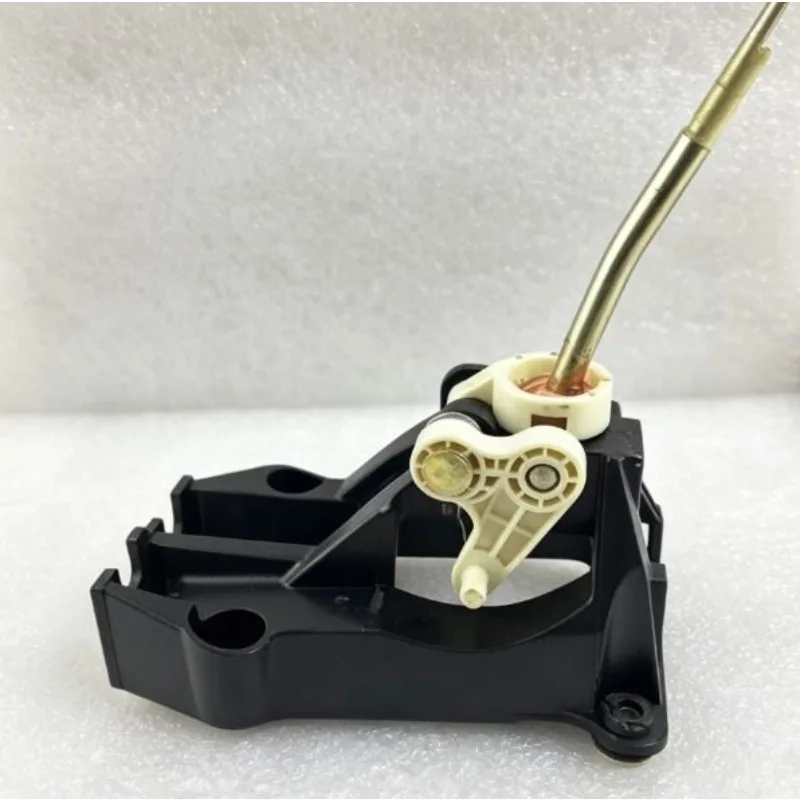 

Китайский бренд: Опора рычага переключения передач для Changan Alsvin V3 2012-2017