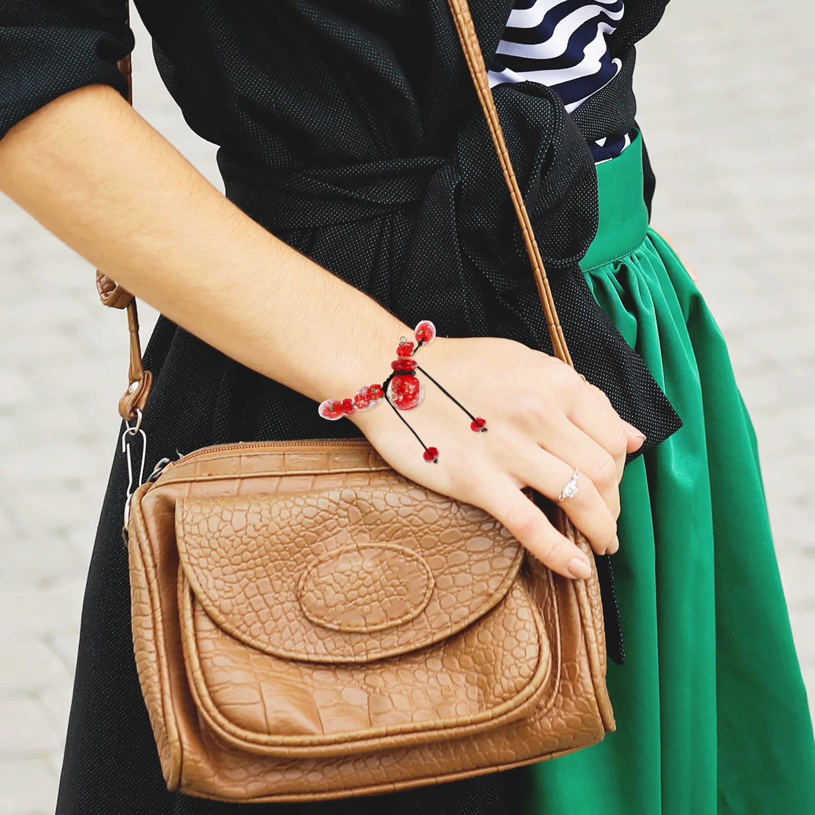 

Aromatherapy Bracelet Mini Essential Oil Bottle Pendant Adjustable Crystal Glass Charm Wrist Decoration for Prom Wedding Party