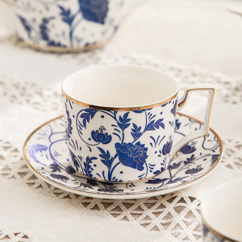 

Сине-белая фарфоровая подвеска, модная роскошная кофейная чашка, высококачественный изысканный керамический набор чашек и тарелок для домашнего использования.