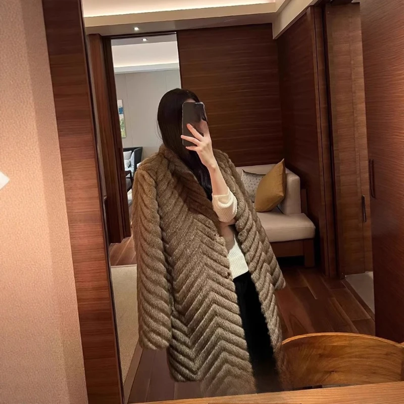 مزاجه طويل متعرجة نمط صديقة للبيئة الفراء المرأة الشتاء الراقية تقليد فرو المنك معطف متكامل