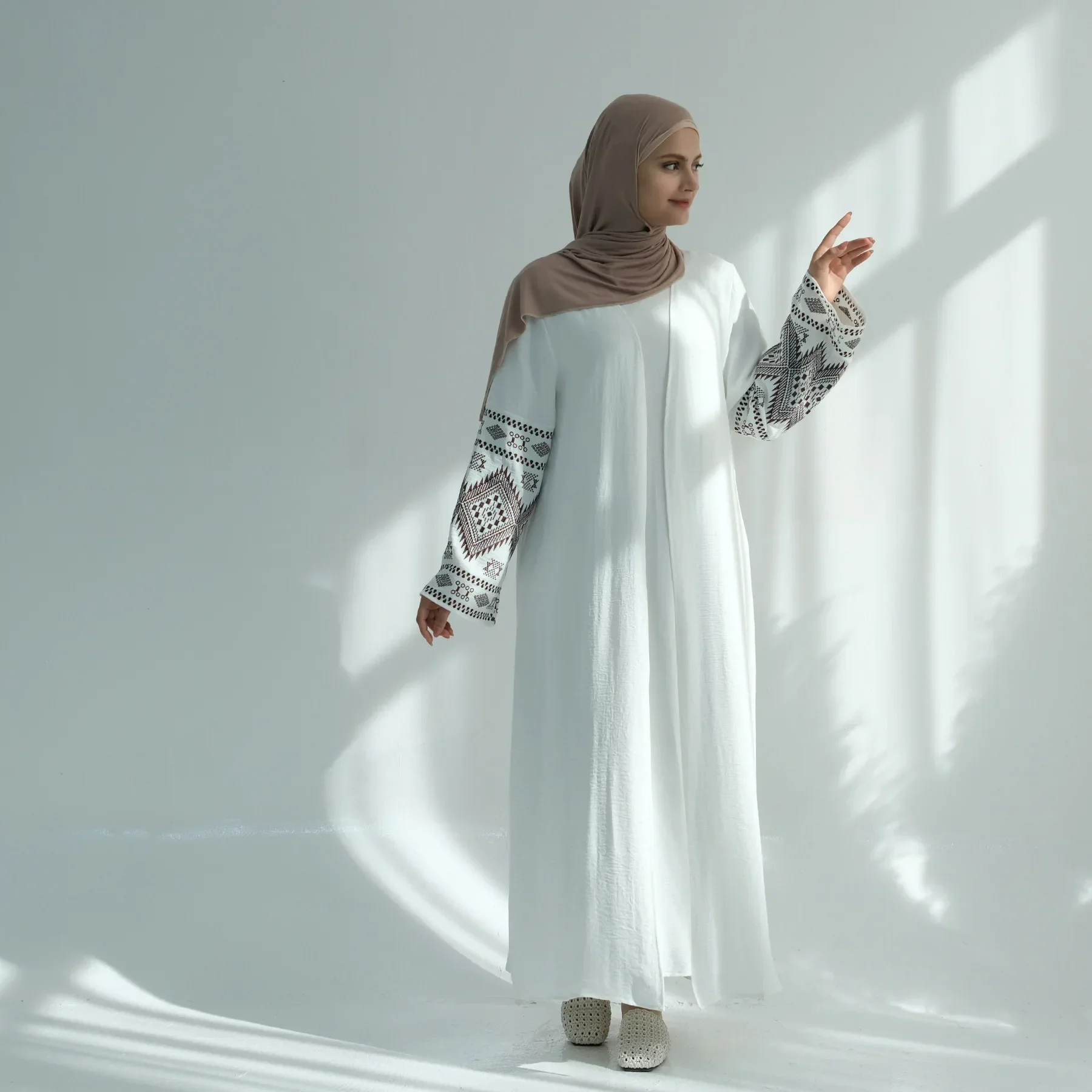 

Eid Ramadan Open Abaya Dubai Kaftan Embroidery Muslim Dress for Women Islam Clothing Kebaya Kimono Cardigan Femme Robe Jalabiya