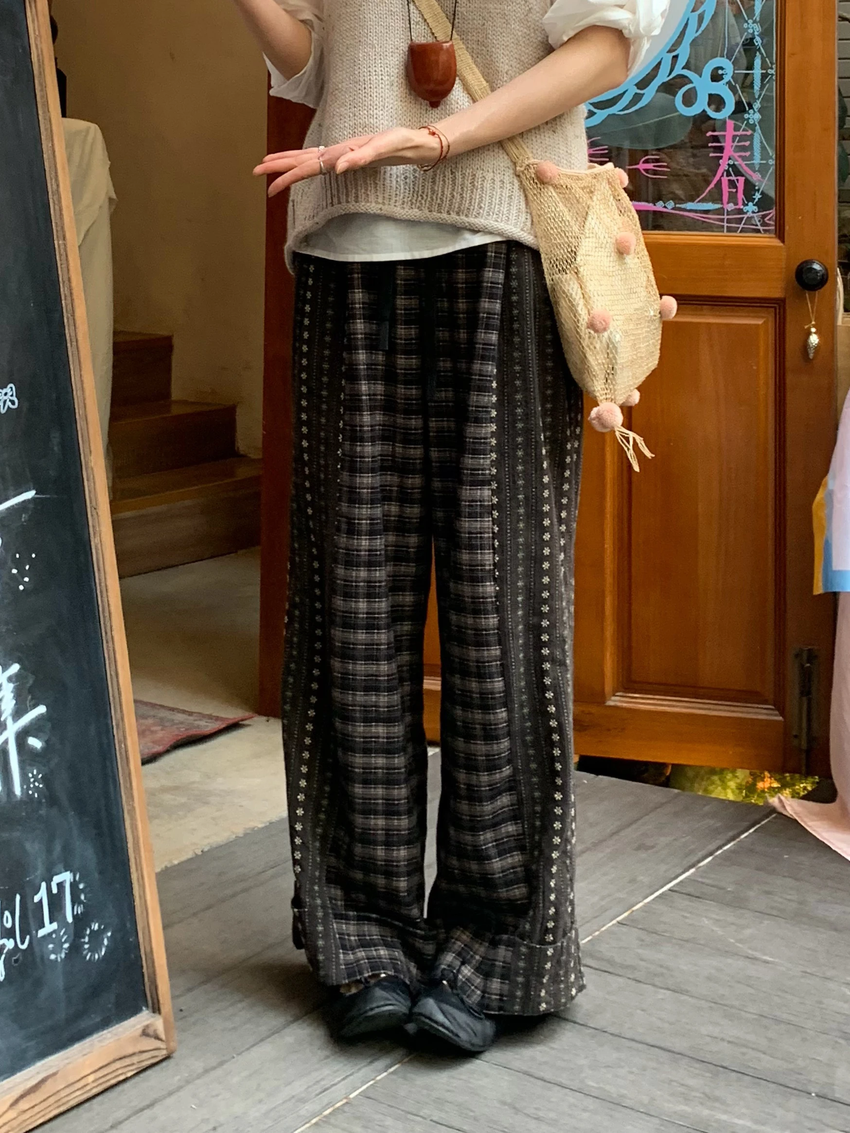 

Женские повседневные брюки в стиле ретро с эластичным поясом, вышивкой и пэчворком, широкие, в пол, свободного кроя, удобные, из хлопка