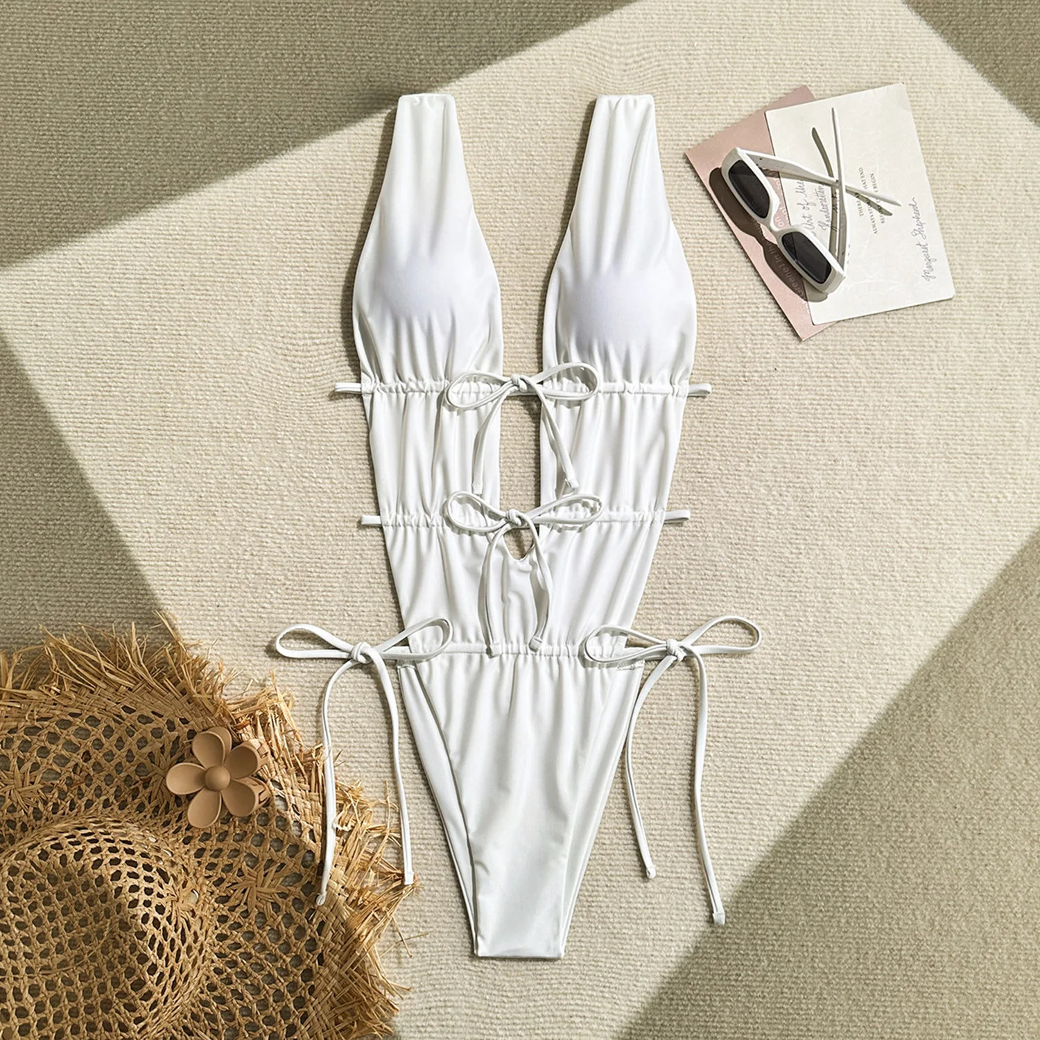 แฟชั่น Strapped ลึก V คอผู้หญิง One Piece ชุดว่ายน้ํา 2025 ใหม่เซ็กซี่ Halter Lady ชุดว่ายน้ําชุดว่ายน้ําหญิง Beachwear