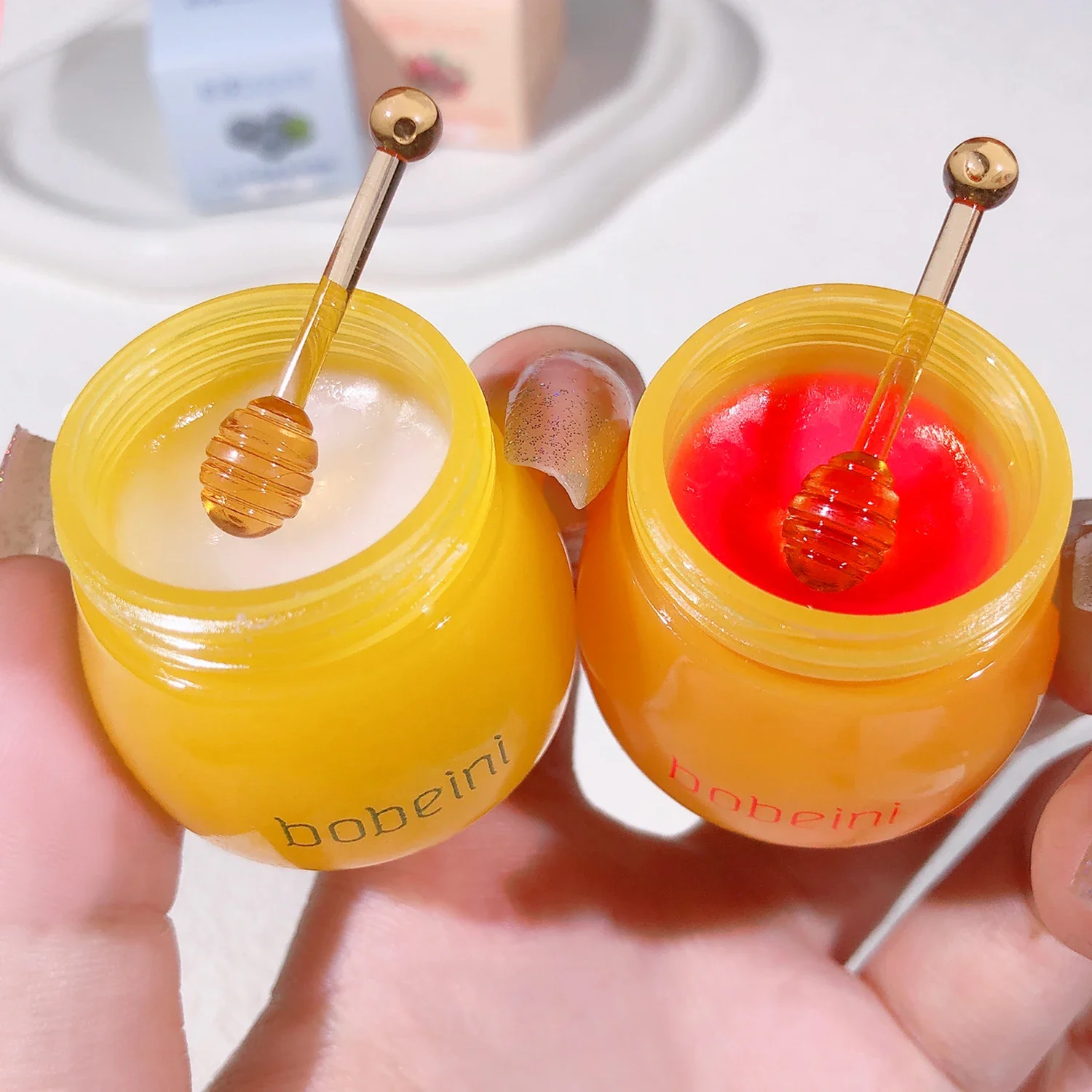 

Small Honeypot Lip Mask Moisturizing Moisturizing Lip Balm Hydrates, Prevents Dryness, Cracking, Peeling, and Fading Lip Wrinkle