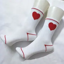 Chaussettes d'amour de Style coréen pour femmes, chaussettes mignonnes de Style collège en forme de cœur de pêche rouge, chaussettes en coton tendance, printemps et été