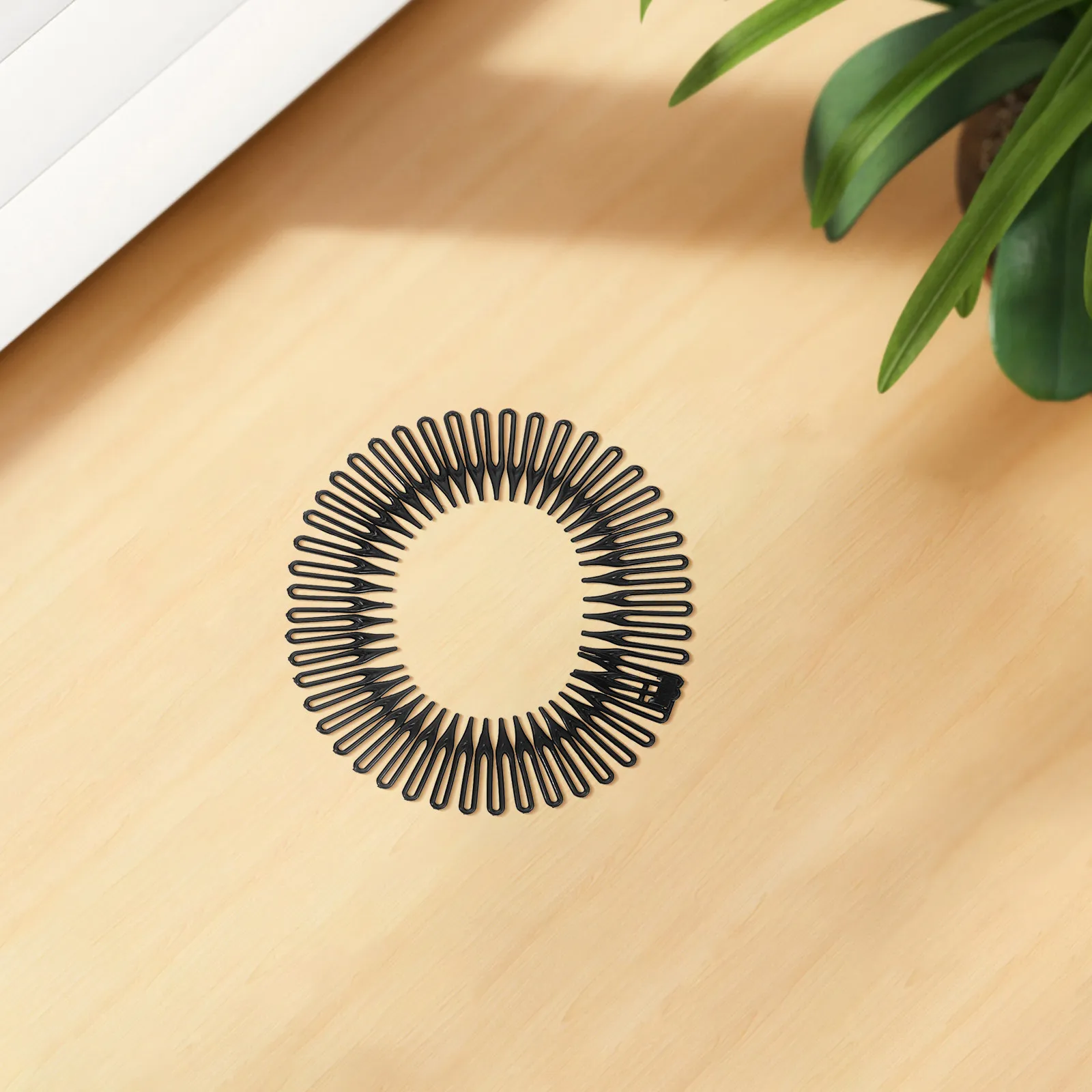 Black Flexible Spring Hair Comb Stretchable Plastic Circle Tooth Headband for Daily Styling Flyaway Taming Yoga Workout Face