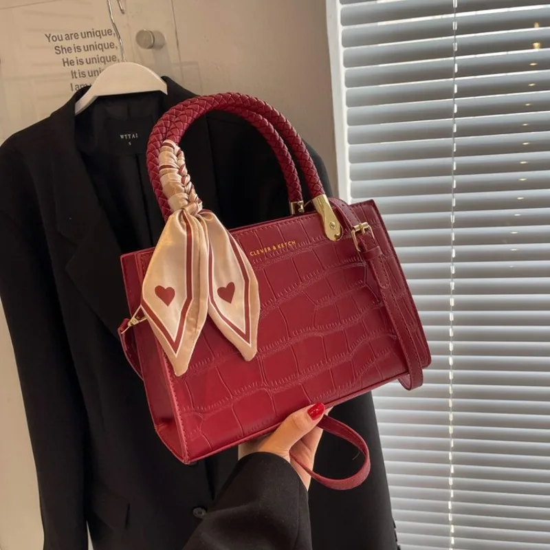 

Large Capacity Best Superstar Diaper Bag Show Fashionable Tote Purse Women Casual Simple Leather Vintage Luxury