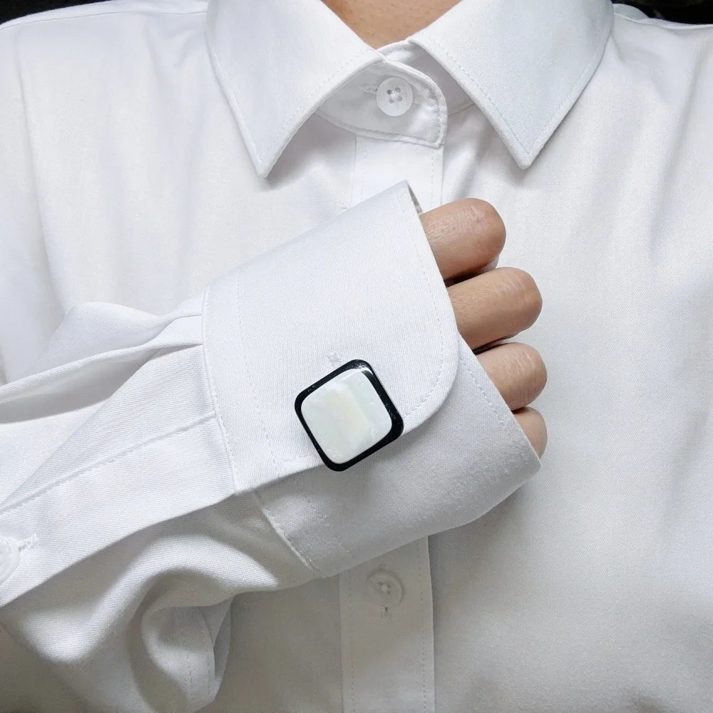 A Pair Faux Shell Mother of Pearl Button Cover White Shirt Collar Cuff Decorative Removable Fashion Accessory