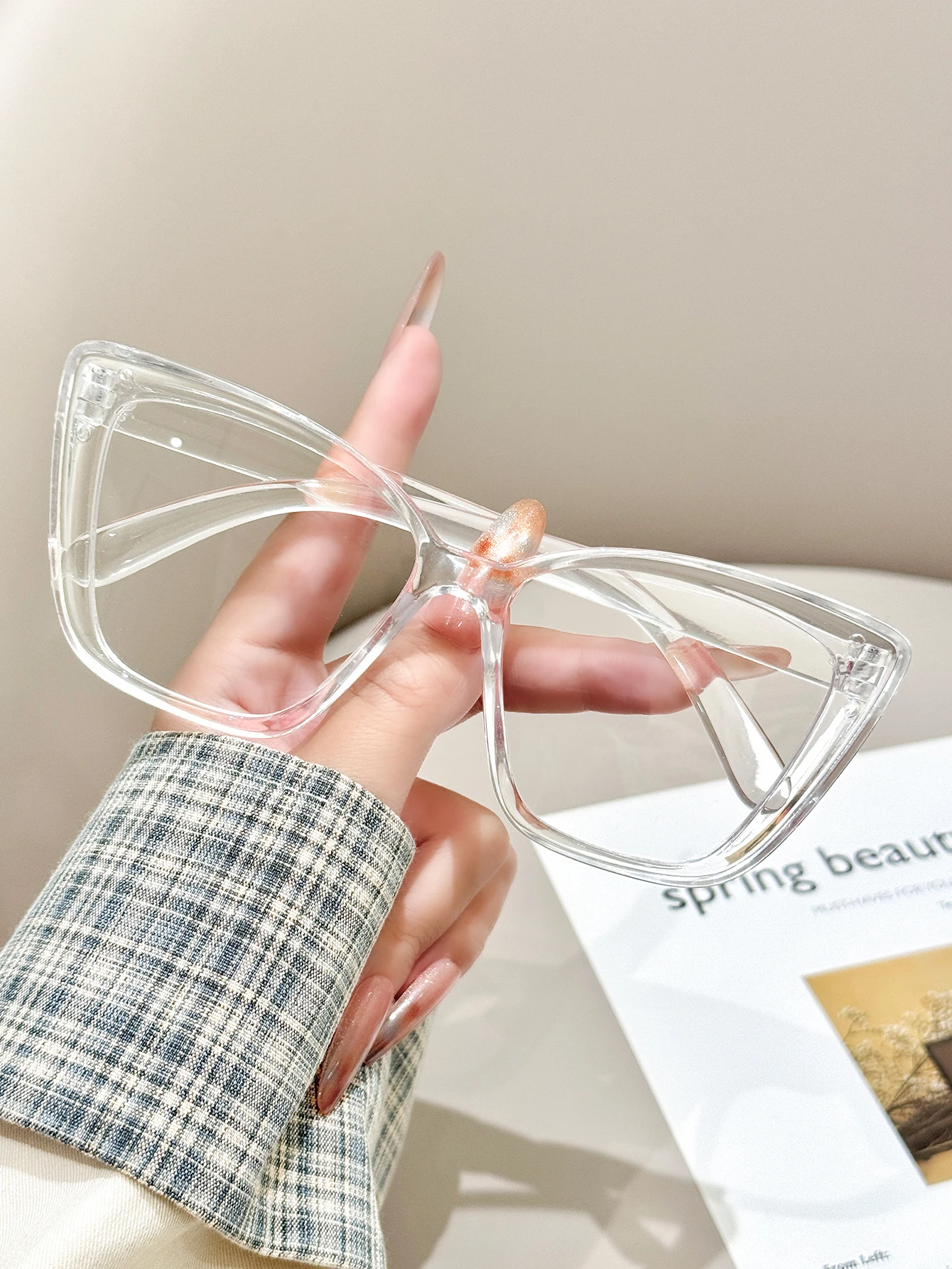 1pc lightweight and fully transparent cat eye frame, universal for office, home and outing, the same style for men and women