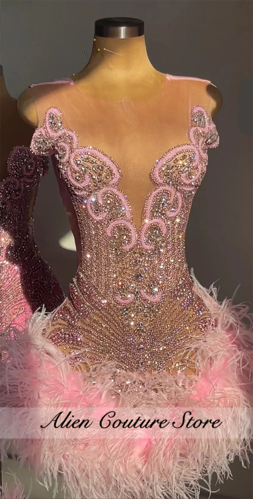 Sexy Pink Crystals Short Prom Dress For Black Girl 2024 Diamonds Beads Homecoming Gown Birthday Cocktail Dress Feather Customize