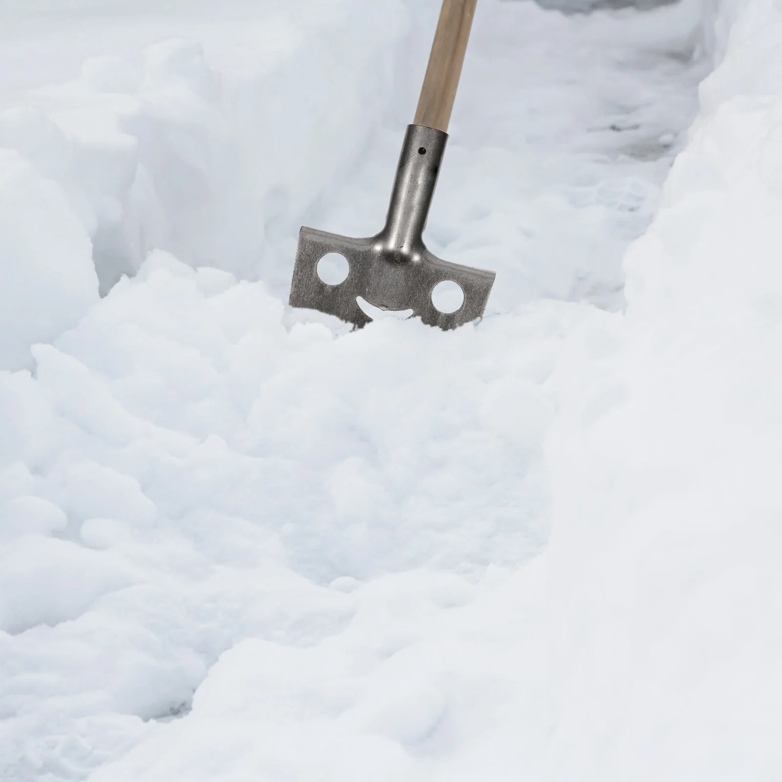 

Manganese Steel Shovel with Edge for Driveway Ice Removal Tools Durable Design Car Snow Cleaning Outdoor Use Snow