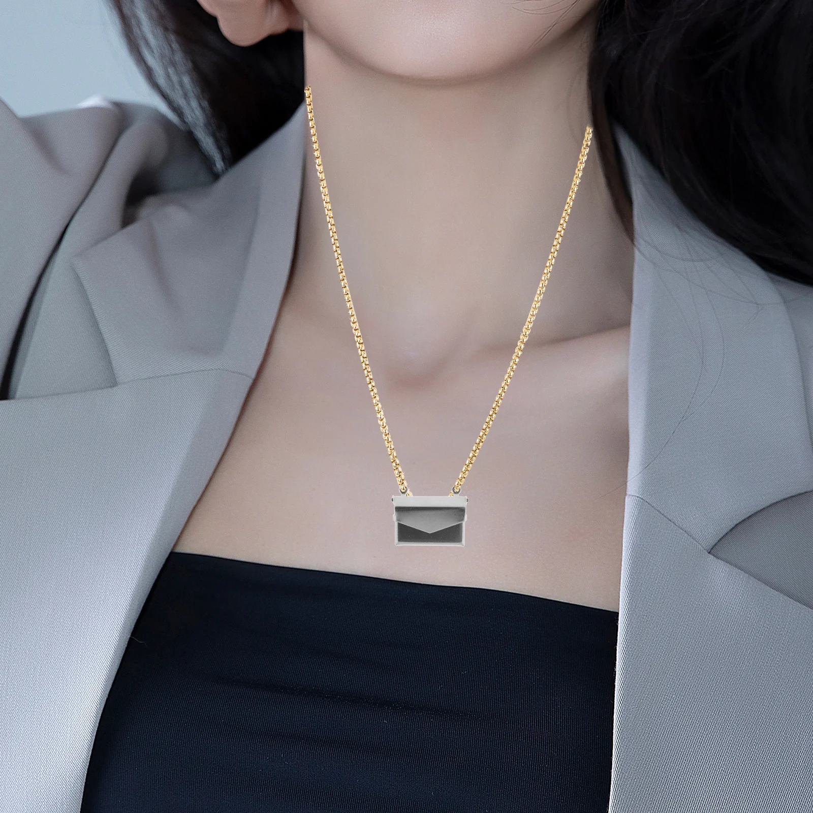 Рисунок 4 - подвеска для фотографий для женщин