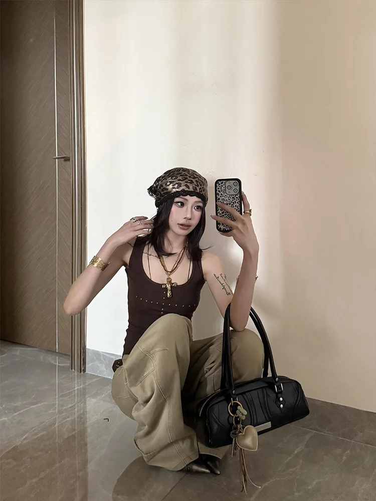 

Retro American Deep Coffee-colored Rivet Strap Vest for Women Summer Slim Fit ort Spicy Girl Outdoor Wear Svel Indoor...